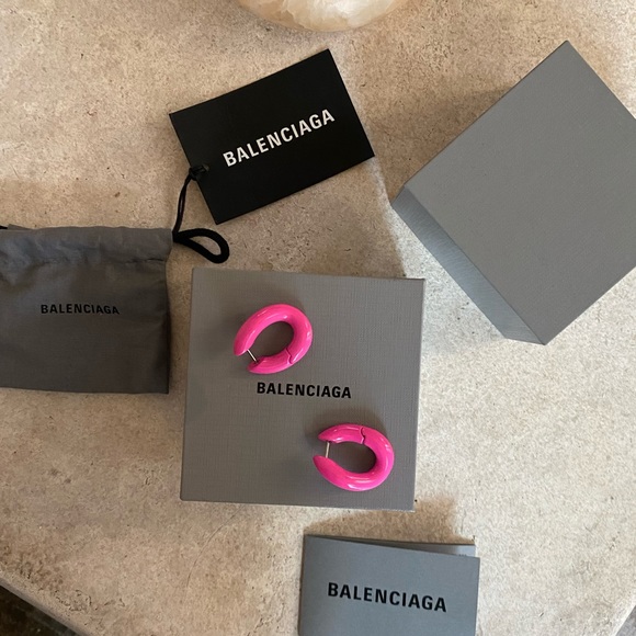 SOLD!!!!! DO NOT PURCHASE!!! Balenciaga pink glossy loop earring - Picture 2 of 6